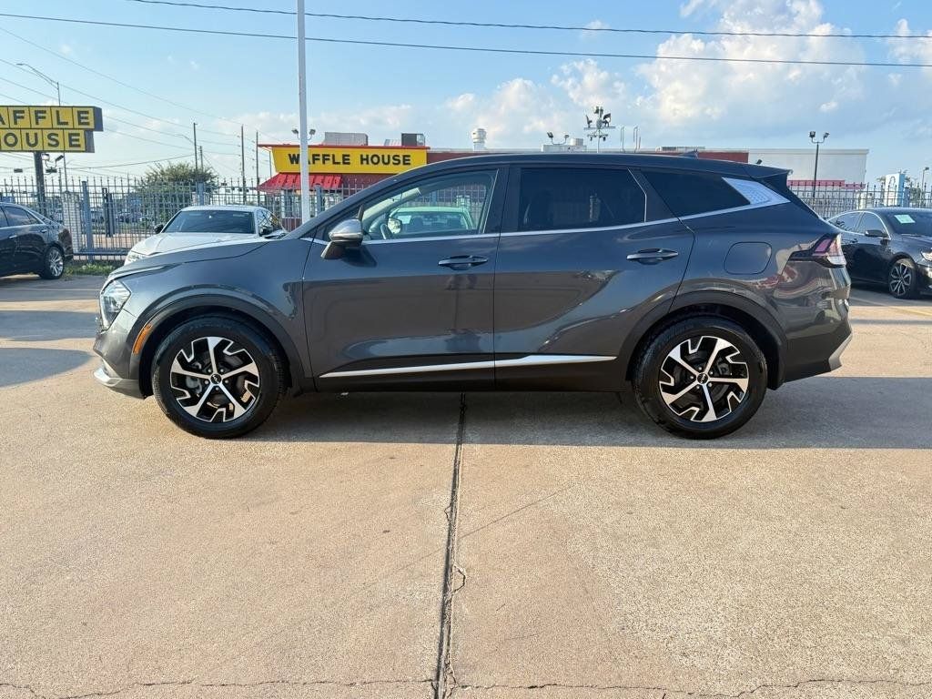 Used 2023 Kia Sportage EX FWD image 4
