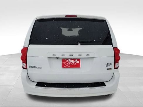 Used 2019 Dodge Grand Caravan SE w/ UConnect Hands-Free Group image 5