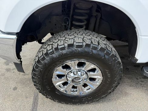 Used 2019 Ford F350 XLT w/ XLT Premium Package image 4