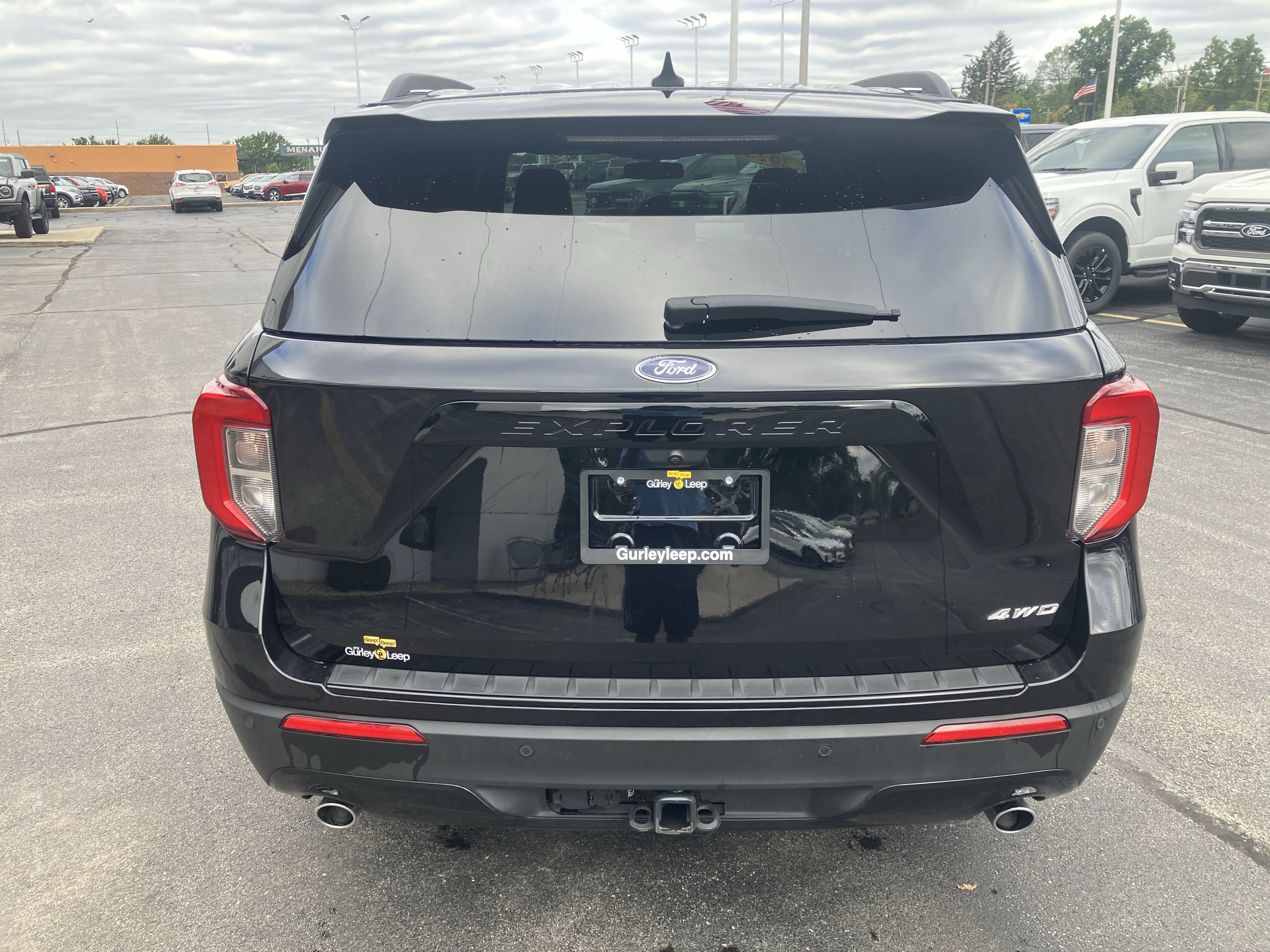 Used 2023 Ford Explorer ST-Line w/ Class IV Trailer Tow Package AWD/4WD image 6