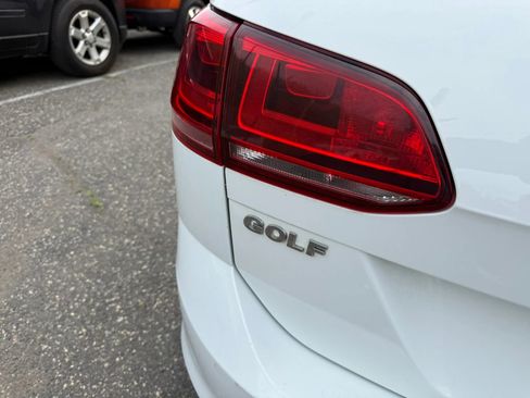Used 2016 Volkswagen Golf Limited Edition FWD image 9