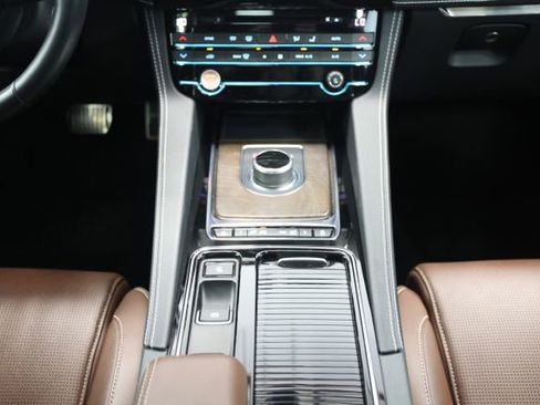 Used 2020 Jaguar F-PACE S AWD/4WD image 43