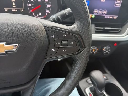 Used 2024 Chevrolet Trax LS image 30