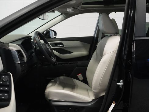 Used 2023 Nissan Rogue SV w/ SV Premium B Package AWD/4WD image 11