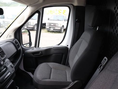 Used 2025 RAM ProMaster 2500 w/ U-Haul Equipment Group FWD image 14