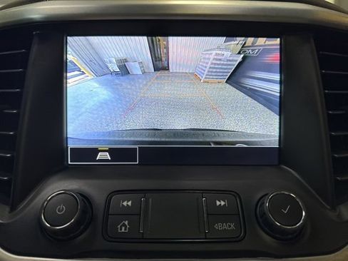 Used 2023 GMC Acadia SLT w/ Preferred Package AWD/4WD image 13