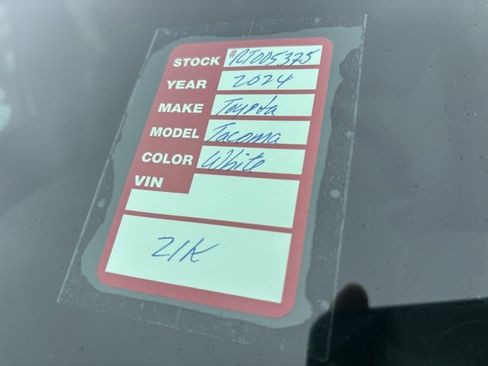 Used 2024 Toyota Tacoma TRD Sport image 10