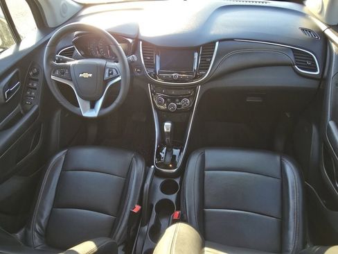 Used 2020 Chevrolet Trax Premier image 19