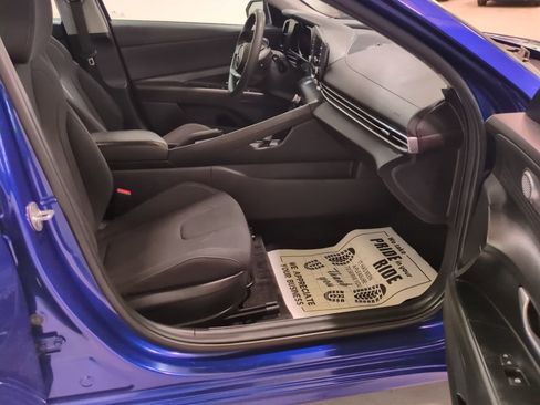Used 2022 Hyundai Elantra SEL image 9