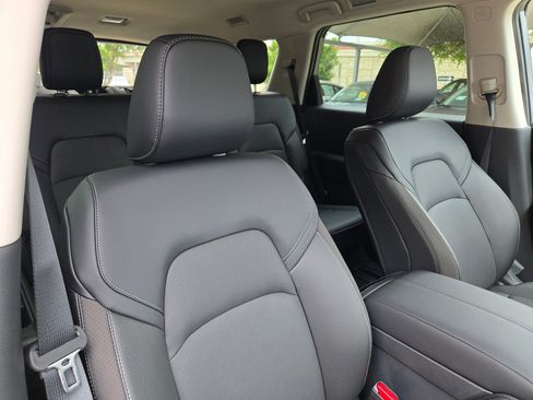 New 2026 Nissan Pathfinder SL FWD image 21