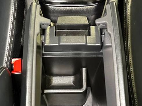 Used 2023 Nissan Rogue SV w/ SV Premium B Package FWD image 33