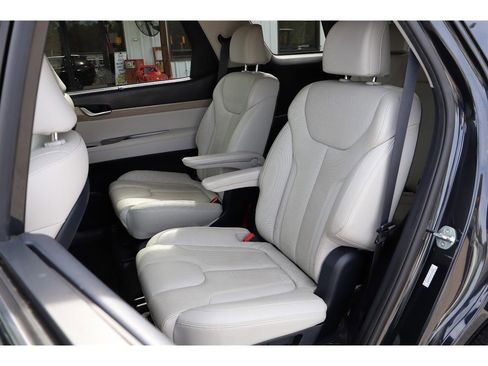 Used 2021 Hyundai Palisade SEL w/ Premium Package image 11