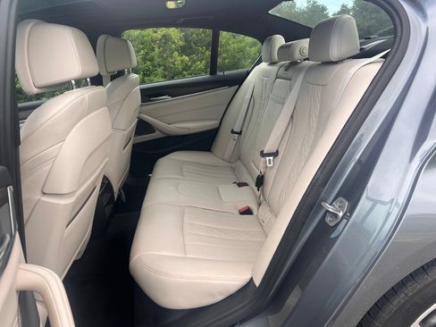 Used 2017 BMW 530i RWD image 6