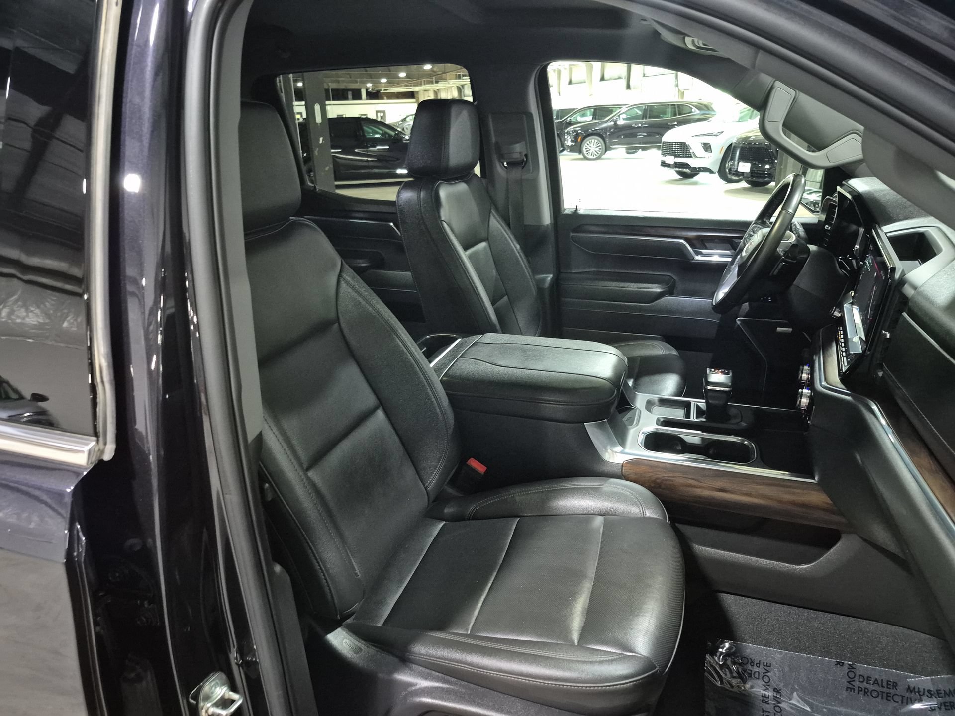 Used 2025 GMC Sierra 1500 SLT w/ SLT Premium Plus Package AWD/4WD image 29