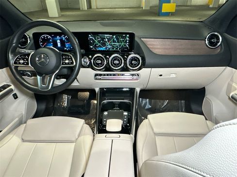 Used 2023 Mercedes-Benz GLA 250 4MATIC image 17