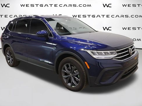 Used 2022 Volkswagen Tiguan SE image 1