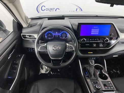 Certified 2024 Toyota Highlander Platinum AWD/4WD image 20