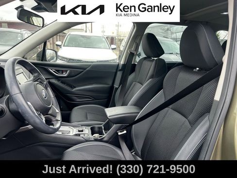 Used 2023 Subaru Forester Premium image 11