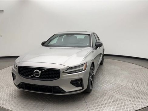 Certified 2024 Volvo S60 B5 Ultimate image 7