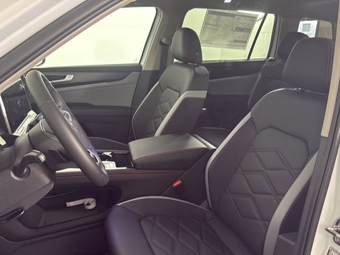 New 2026 Volkswagen Atlas Peak Edition AWD/4WD image 11