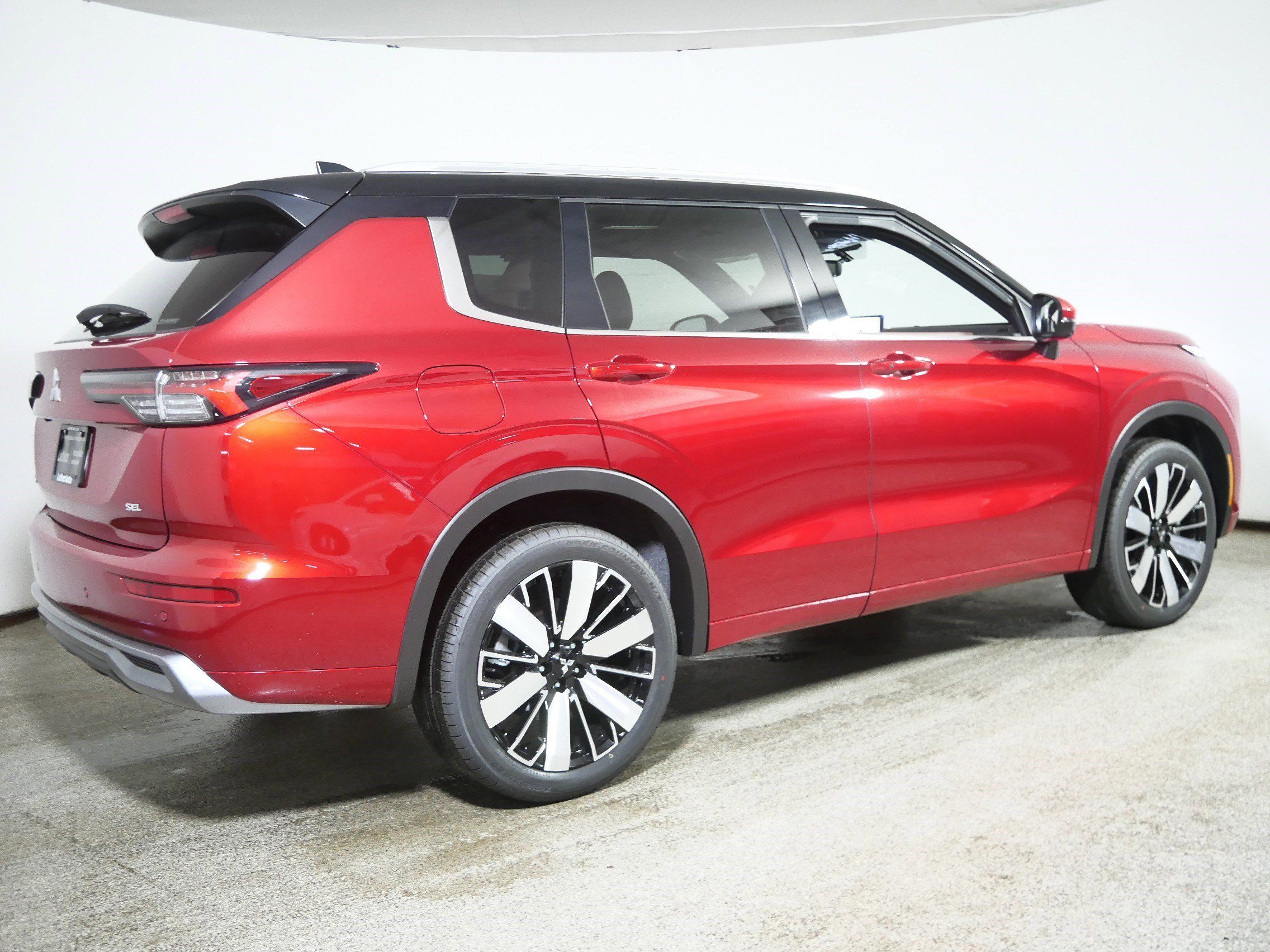 New 2025 Mitsubishi Outlander SEL AWD/4WD image 2
