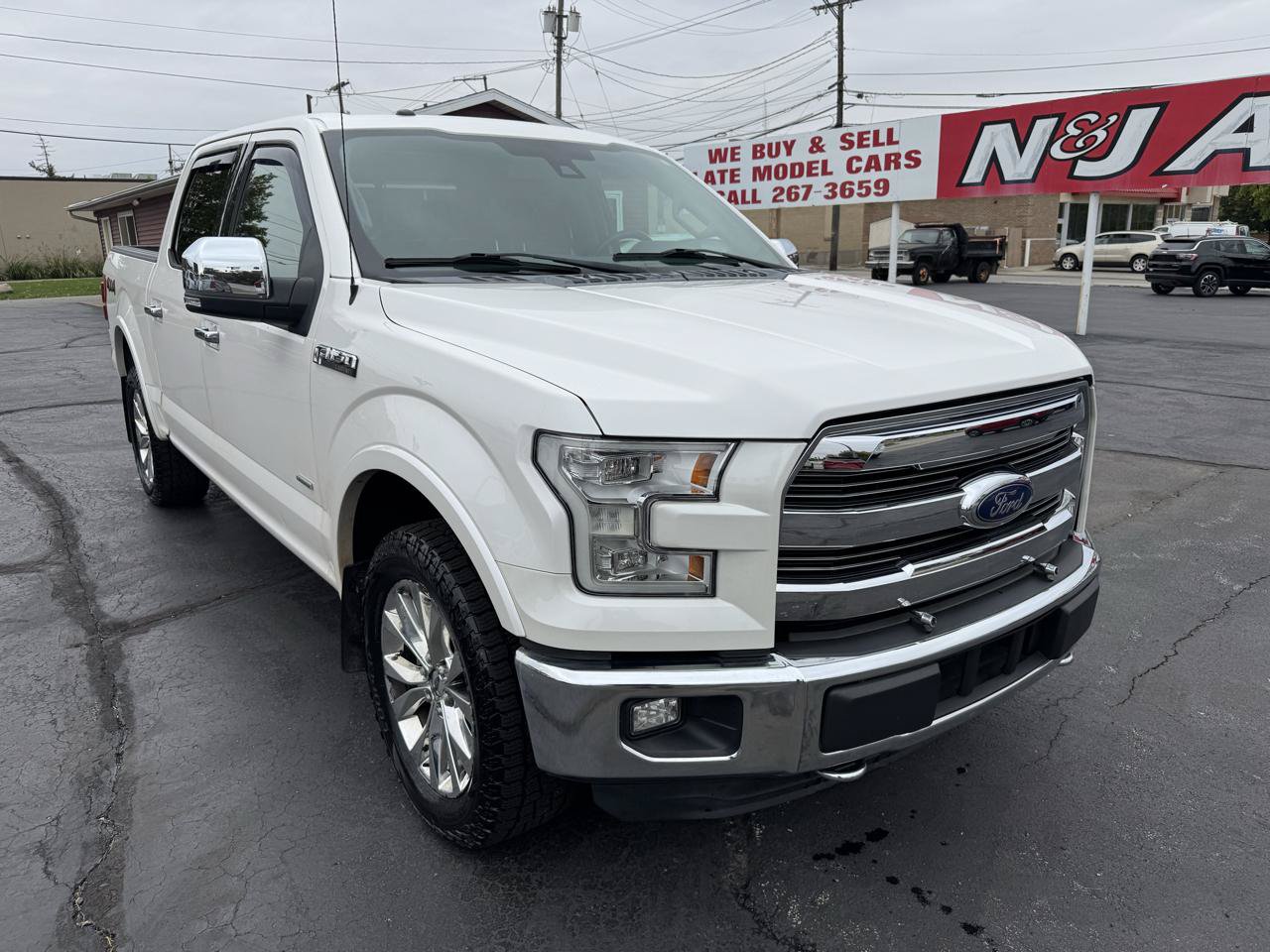 Used 2015 Ford F150 Lariat w/ Equipment Group 502A Luxury AWD/4WD image 4