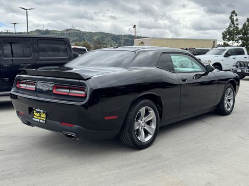 Used 2019 Dodge Challenger SXT RWD image 6