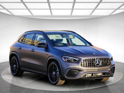 Used 2025 Mercedes-Benz GLA 35 AMG 4MATIC image 5