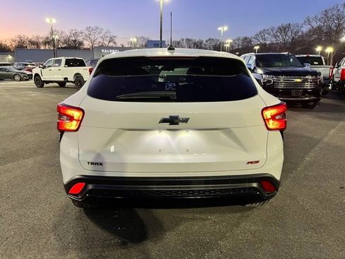 Used 2024 Chevrolet Trax RS w/ Driver Confidence Package image 7