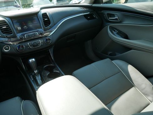 Used 2014 Chevrolet Impala LTZ FWD image 11