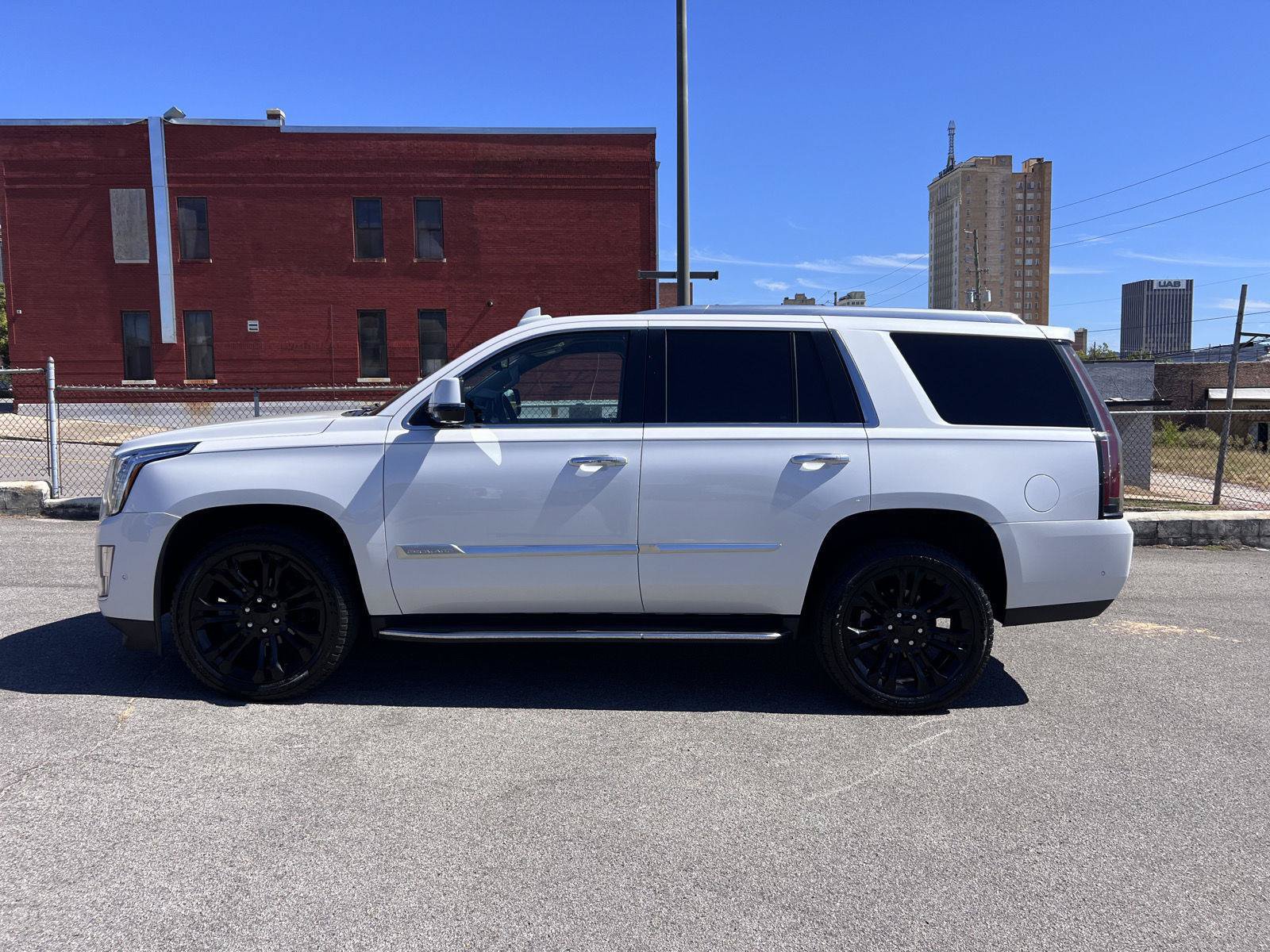 Used 2020 Cadillac Escalade 2WD image 35