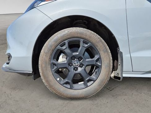 Used 2025 Toyota Sienna XLE Woodland Edition AWD/4WD image 10