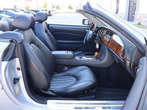 Used 2004 Jaguar XK8 Convertible image 32