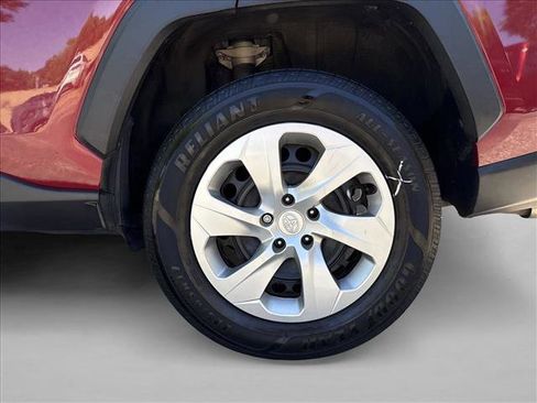 Used 2019 Toyota RAV4 LE FWD image 25