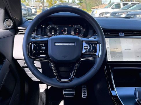 Used 2026 Land Rover Range Rover Evoque Dynamic SE AWD/4WD image 8