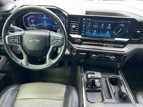 Used 2023 Chevrolet Silverado 1500 ZR2 AWD/4WD image 3