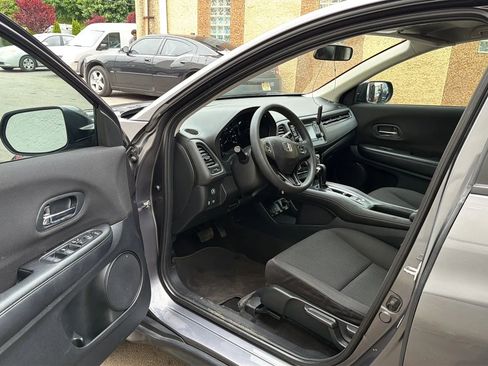 Used 2017 Honda HR-V LX image 22