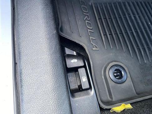 Certified 2025 Toyota Corolla SE FWD image 25