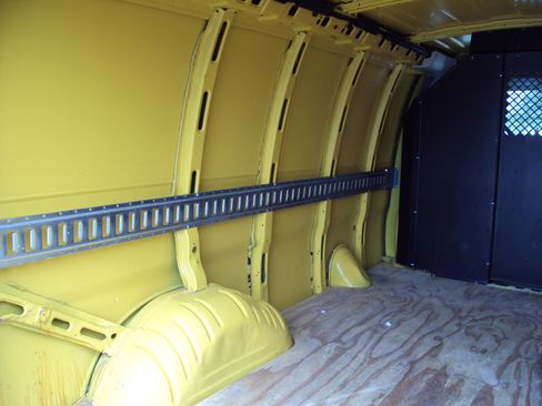 Used 2014 Chevrolet Express 1500 AWD image 9