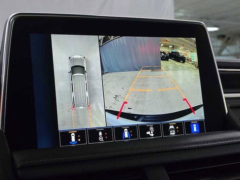 Used 2023 Chevrolet Tahoe Z71 w/ Z71 Off-Road Package image 30