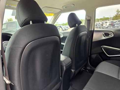 Certified 2025 Kia Soul LX w/ LX Technology Package FWD image 14