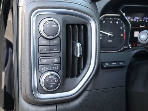 Used 2021 GMC Sierra 1500 AT4 w/ AT4 Premium Package AWD/4WD image 13