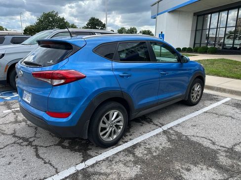 Used 2016 Hyundai Tucson SE w/ Option Group 02 FWD image 2