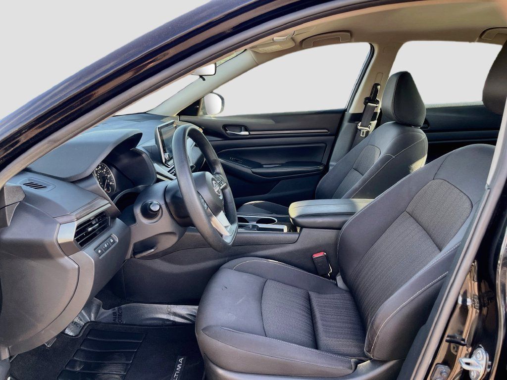 Used 2024 Nissan Altima 2.5 SV FWD image 19