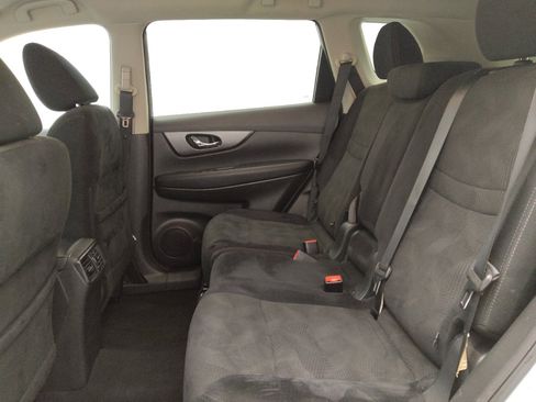 Used 2016 Nissan Rogue SV AWD/4WD image 18