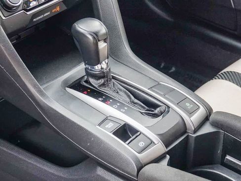 Used 2018 Honda Civic Sport image 18