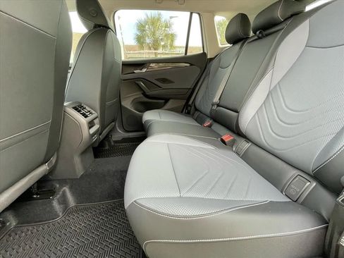 New 2026 Volkswagen Tiguan SE FWD image 4