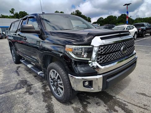 Used 2018 Toyota Tundra SR5 AWD/4WD image 3