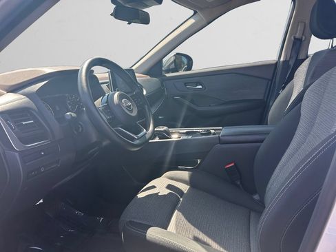 Used 2023 Nissan Rogue SV AWD/4WD image 3