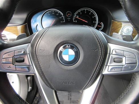 Used 2018 BMW 750i xDrive image 14